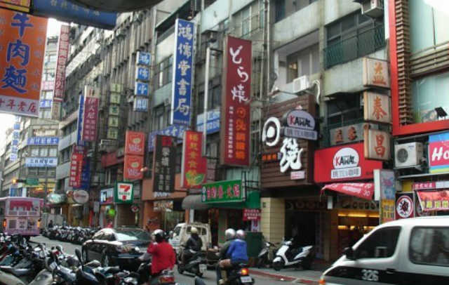 近年人気の台湾語レッスンは中国語レッスンを併用しながら学んでいきます。